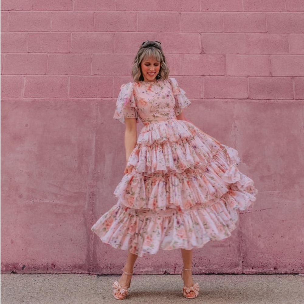 Ivy City Co Pink Floral Tiered Ruffle Midi Dress